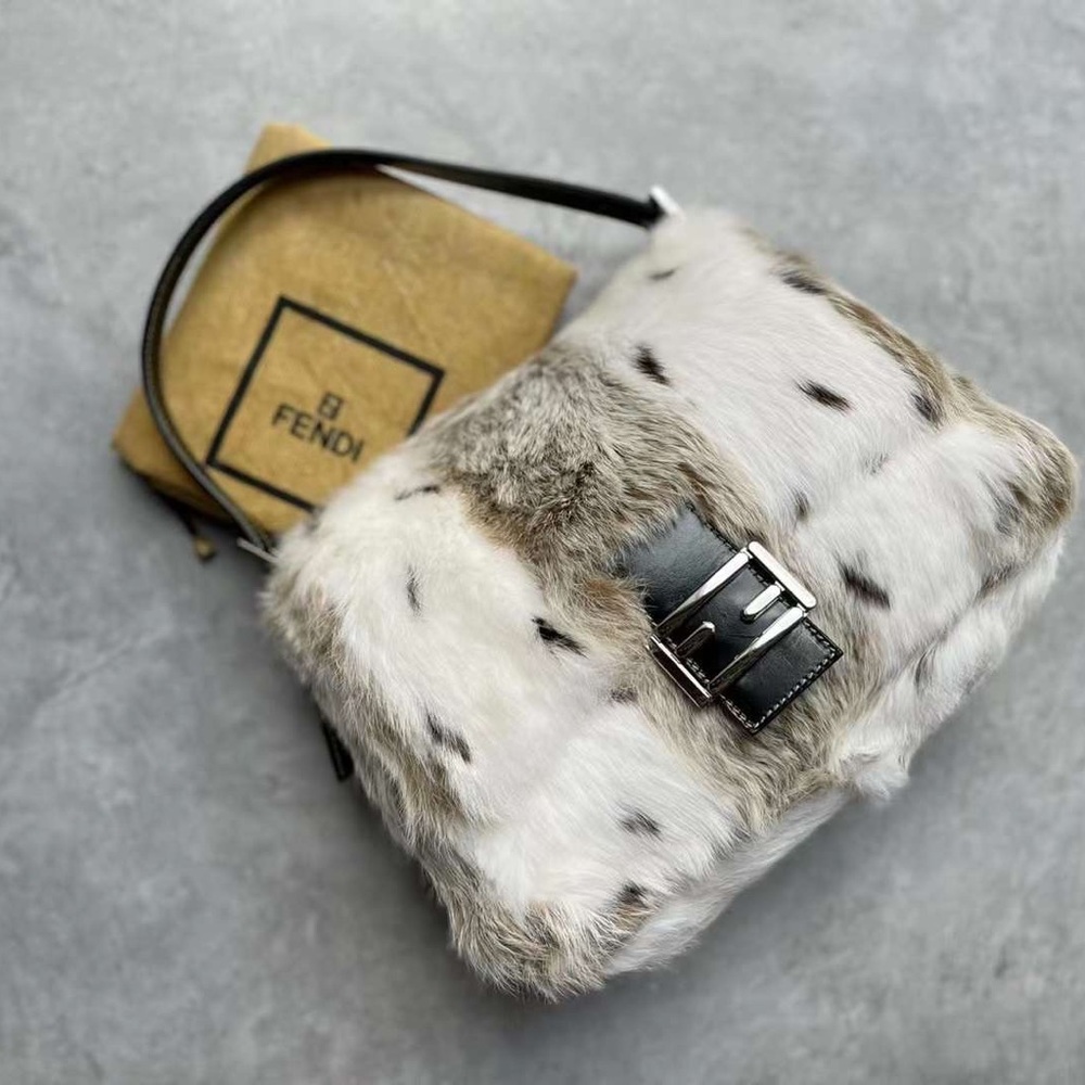 FENDI *Rare* Vintage Fur Authentic Shoulder Bag